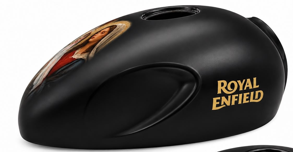 SACRED FAMILY — Sagrada Família Black Gloss | Tank Cover SimonKustom